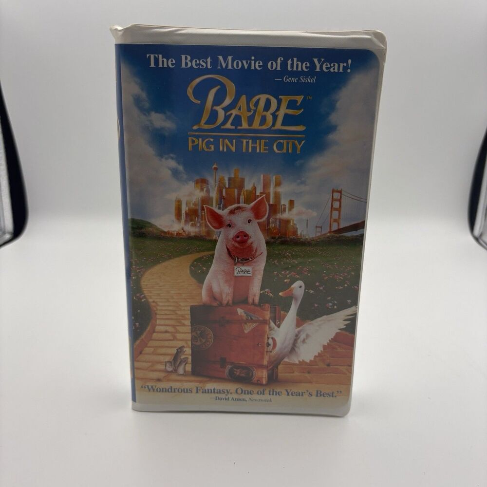 VHS Tape - MCA Universal - BABE - Pig in the City - Used- White Clamshell - 1999